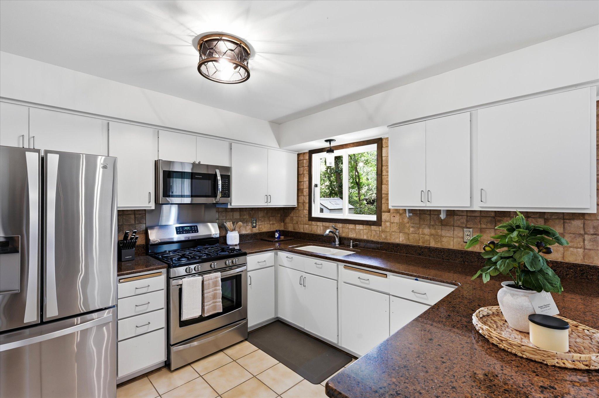 19-2419 Hidden Valley Ln [3230121]- 019.jpg