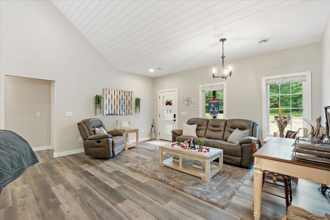 Entryway/Sitting Area