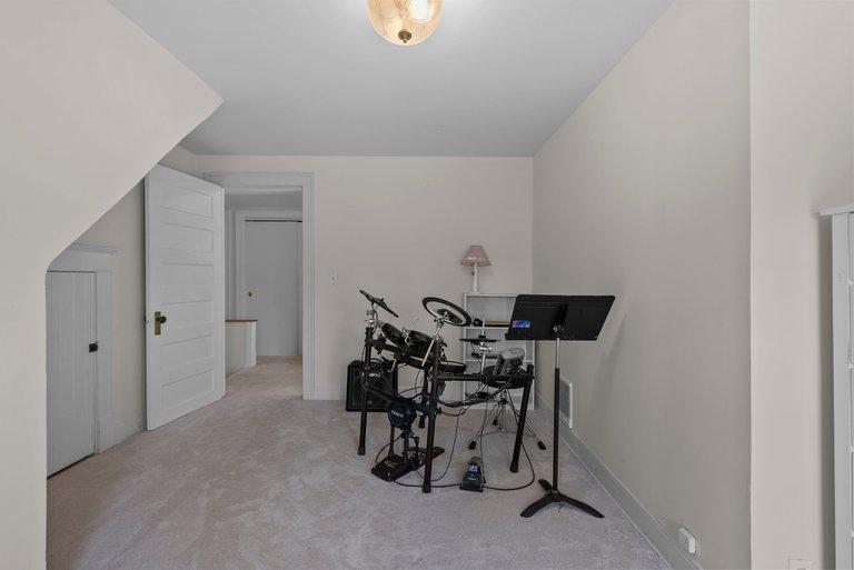 Bedroom 4.jpg