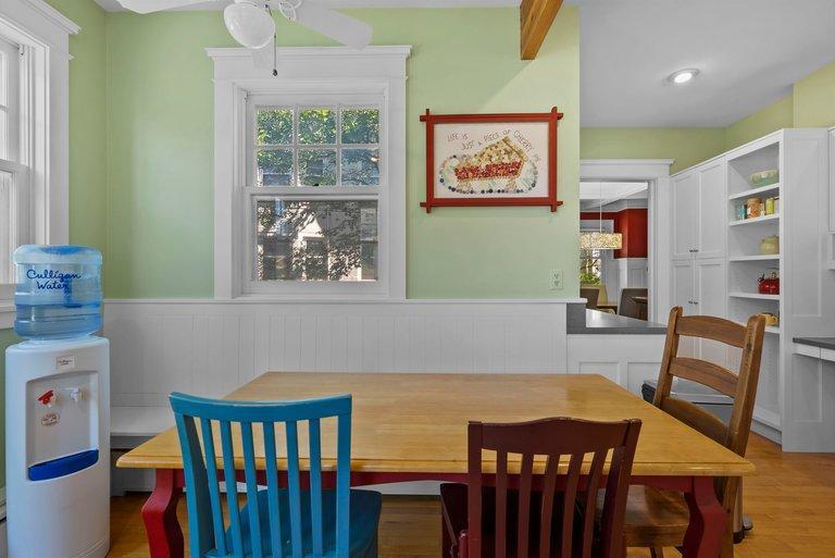 Eat in kitchen.jpg