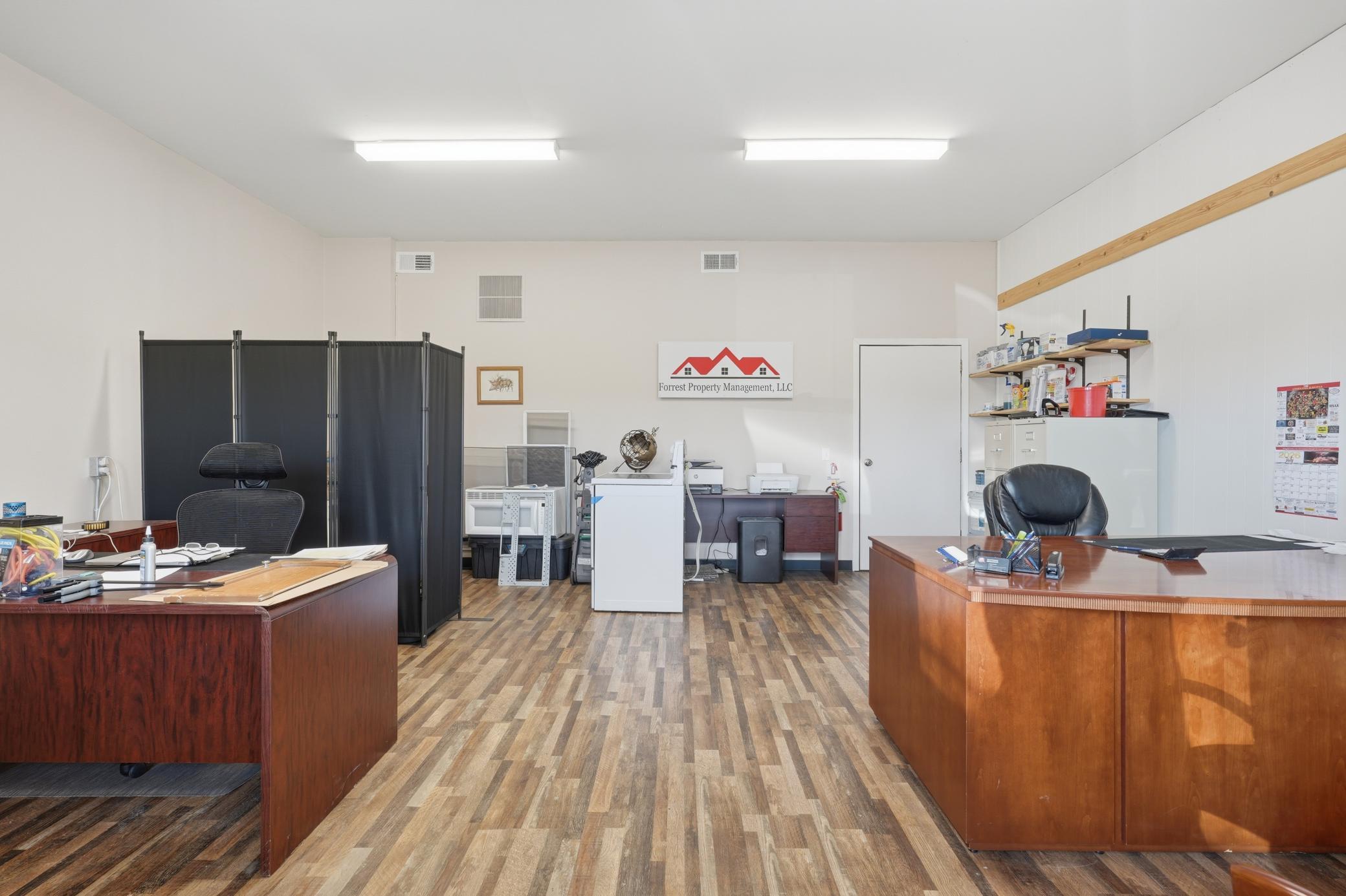 Office 4 .jpg