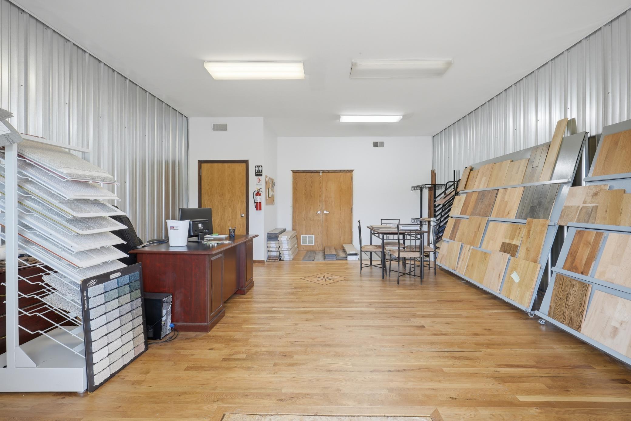 Showroom 3 .jpg