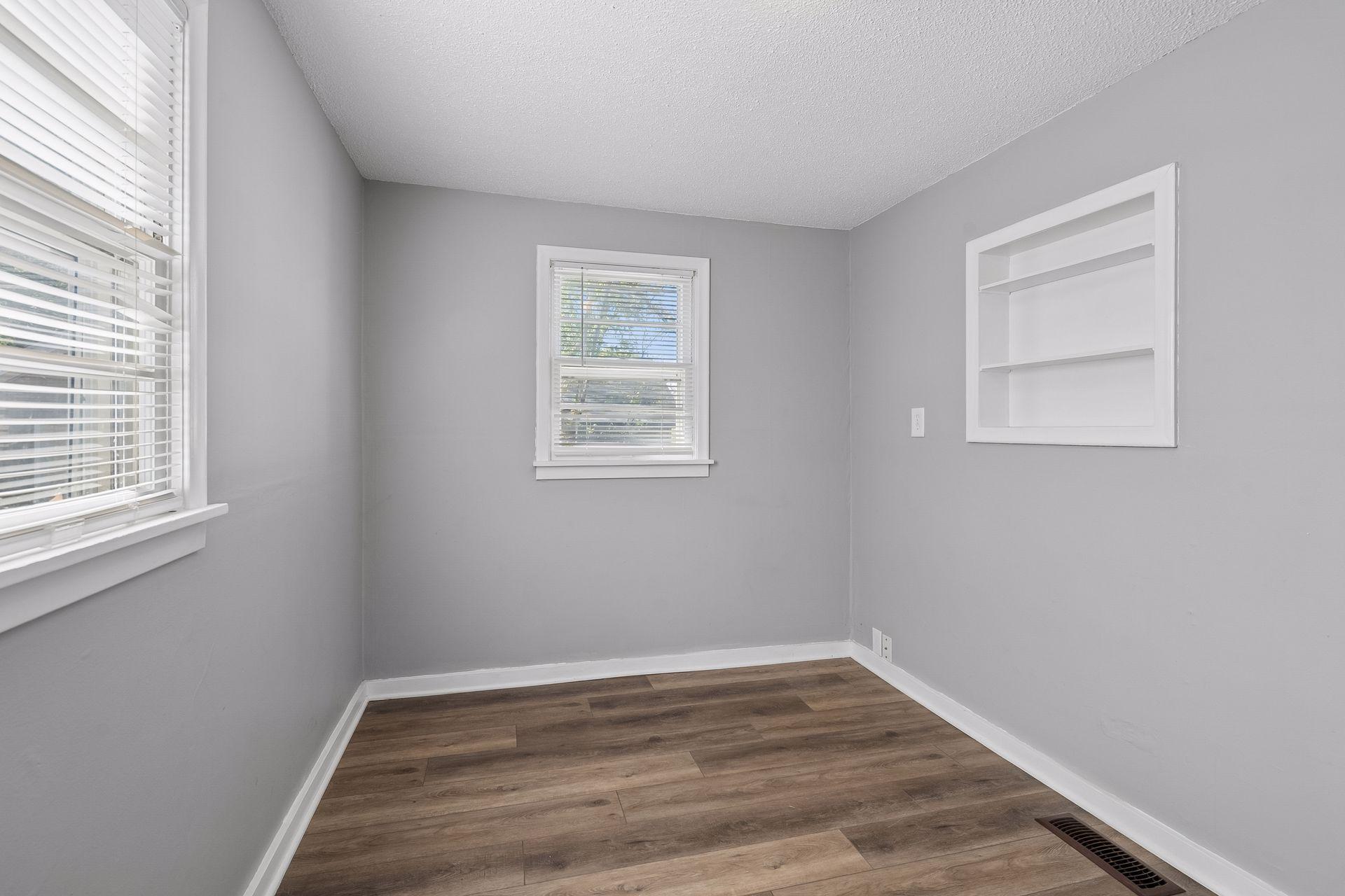 Den/2nd bedroom area