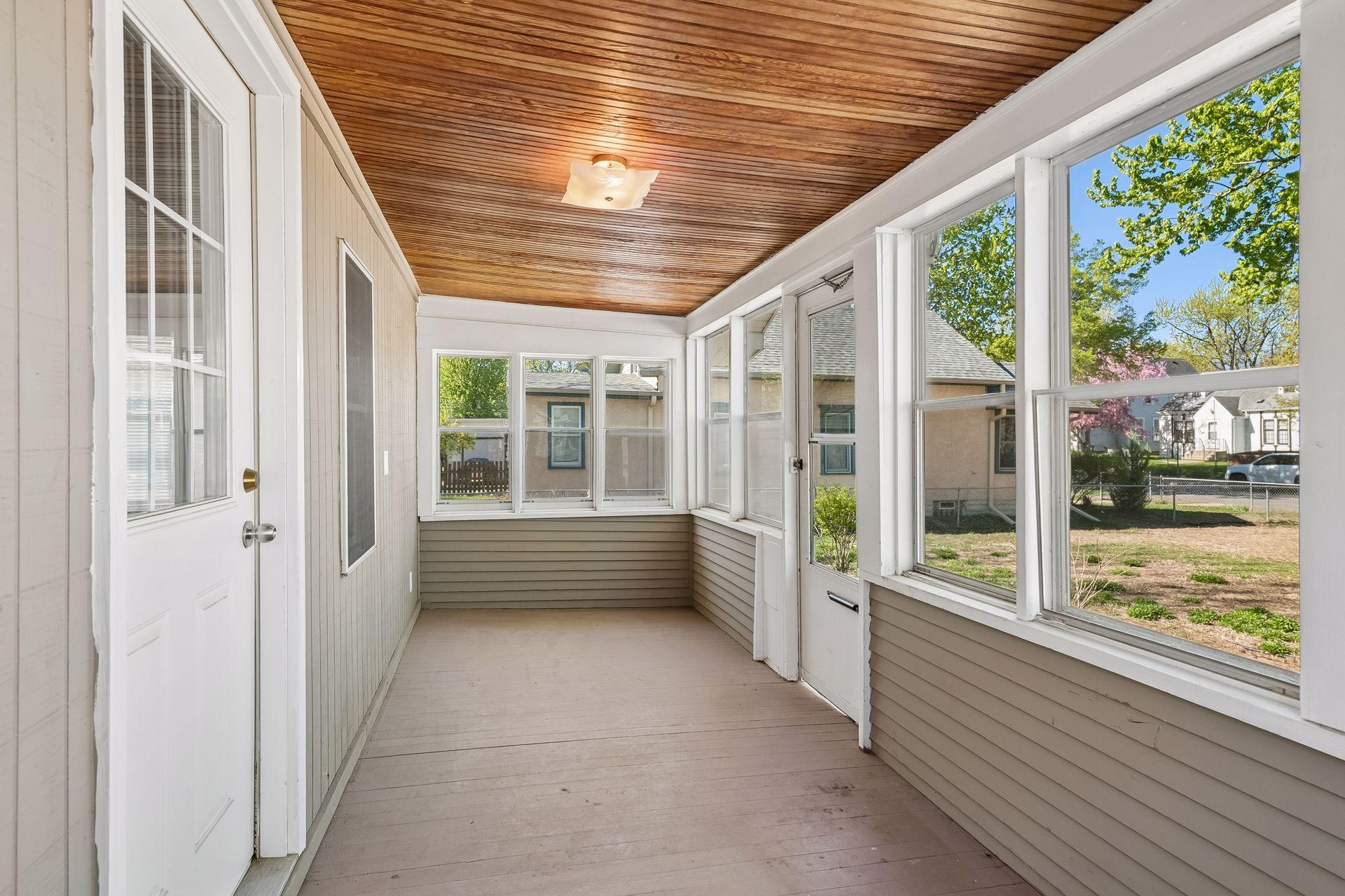 3 season front porch