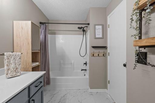 2245 River Rock Lane, Shakopee, MN 55379