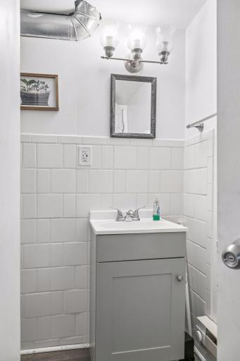 393 Geranium Avenue East - Spacecrafting - 0041.jpg