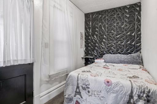393 Geranium Avenue East - Spacecrafting - 0028.jpg
