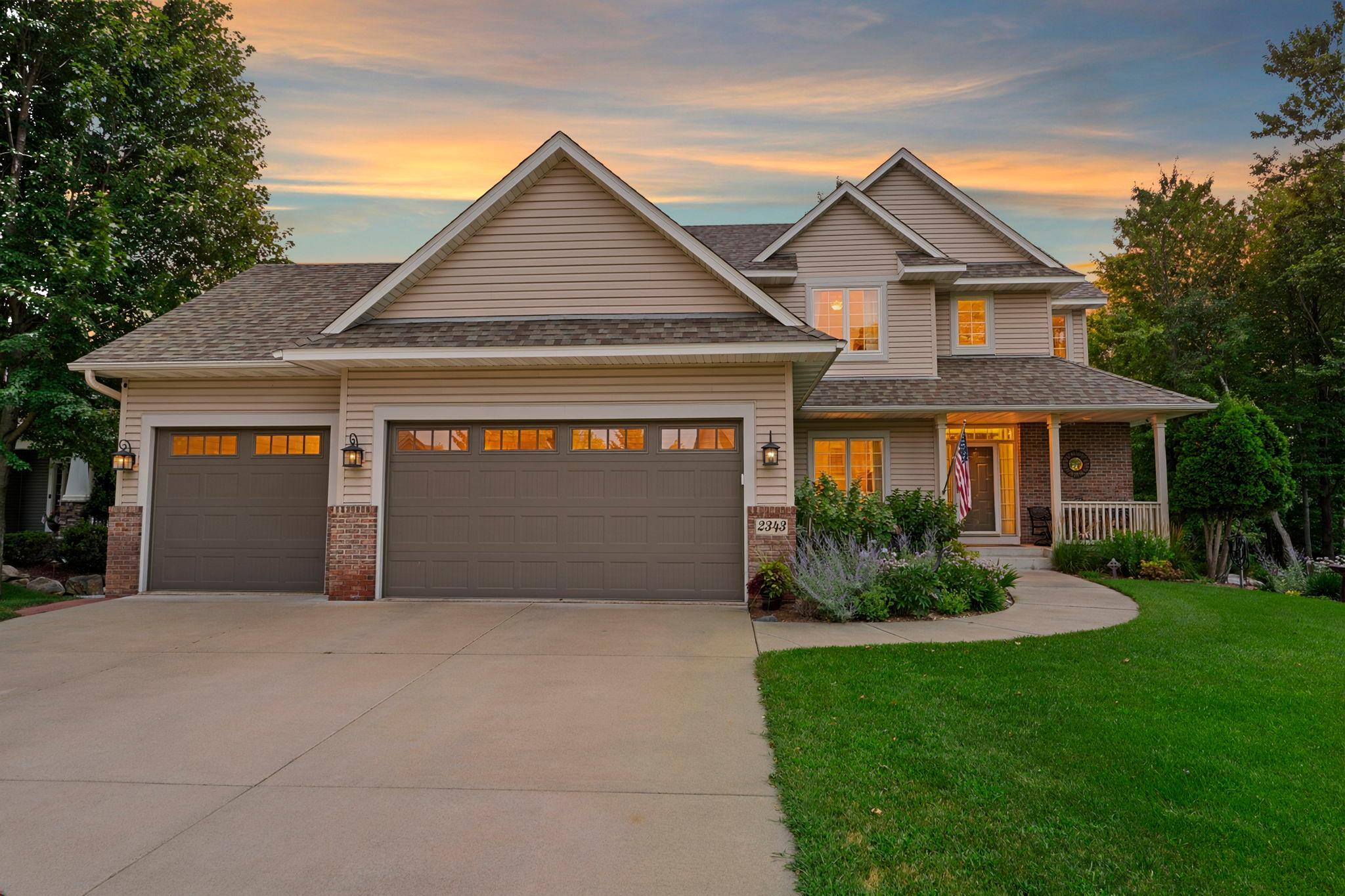 1-web-or-mls-2343 132nd Ln NE-8 copy.jpg