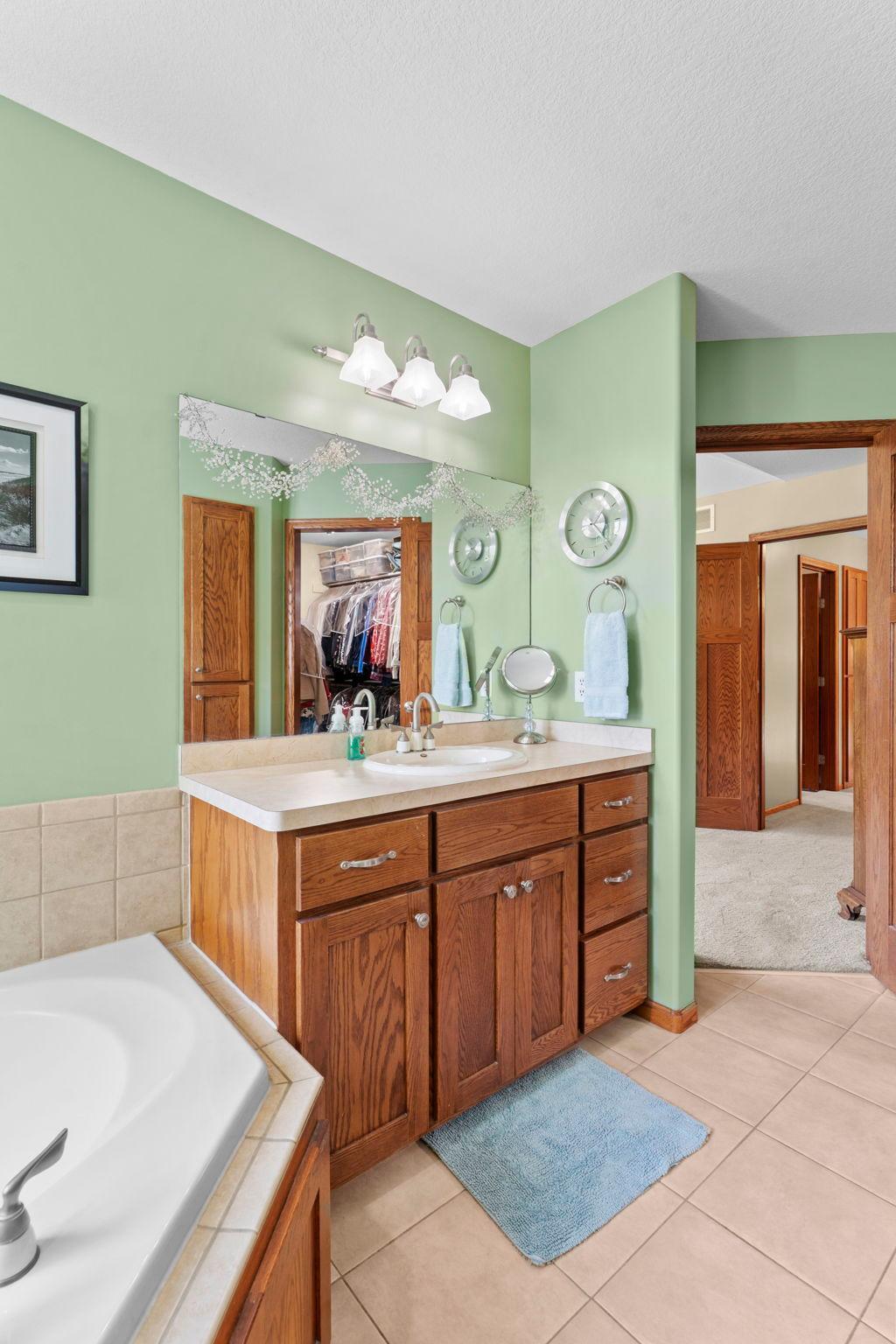 45-web-or-mls-2343 132nd Ln NE-253.jpg