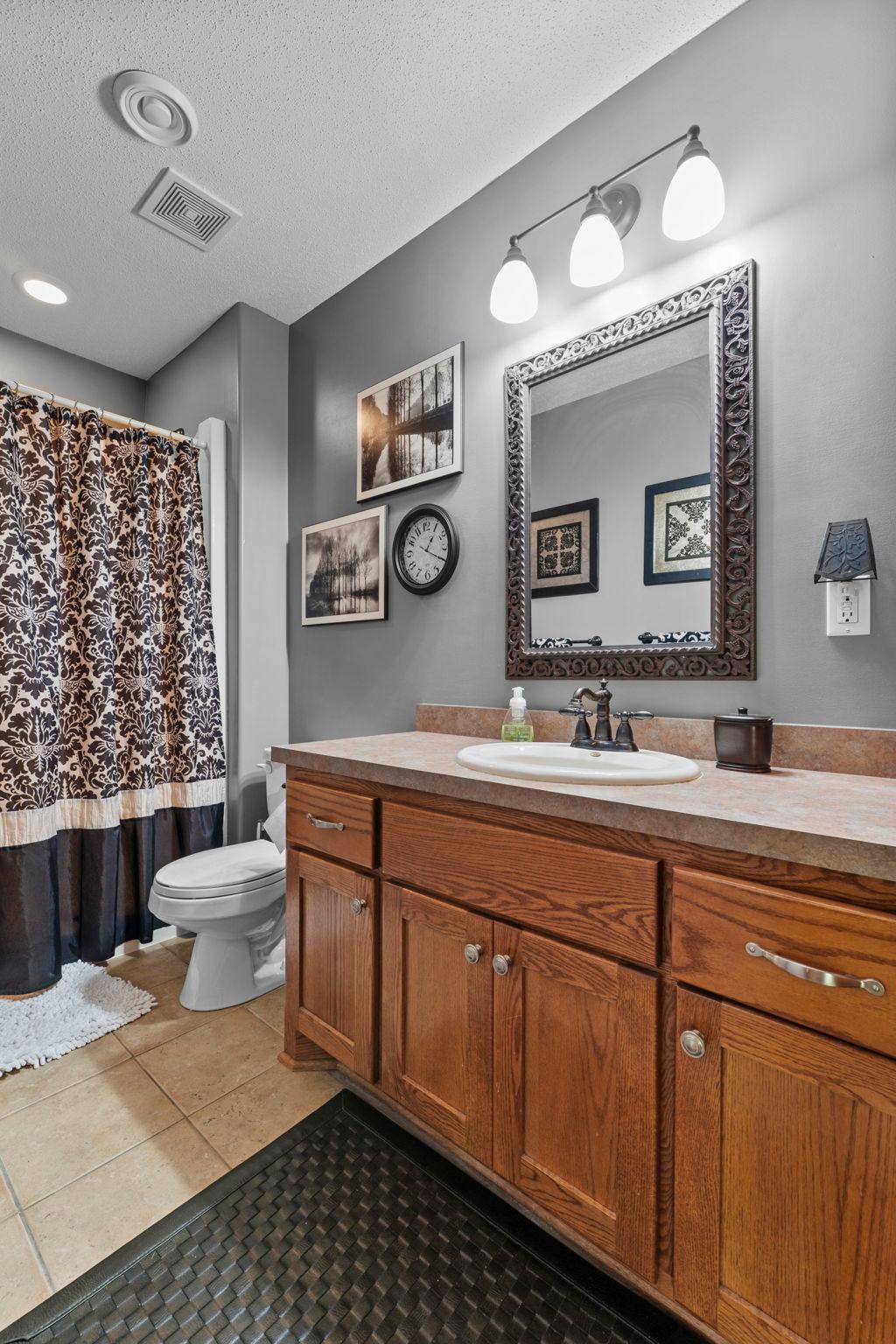 69-web-or-mls-2343 132nd Ln NE-303.jpg