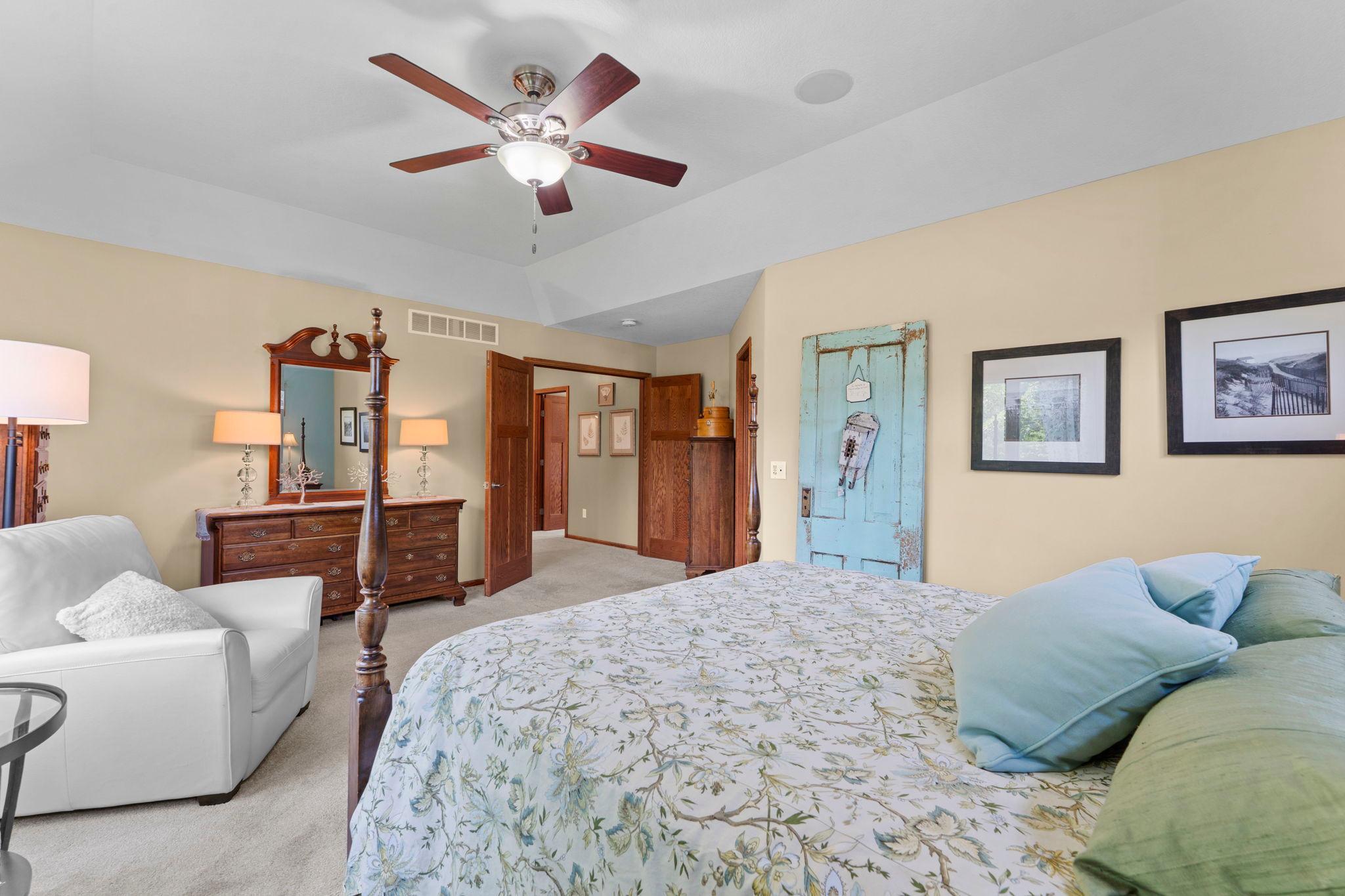 40-web-or-mls-2343 132nd Ln NE-228.jpg