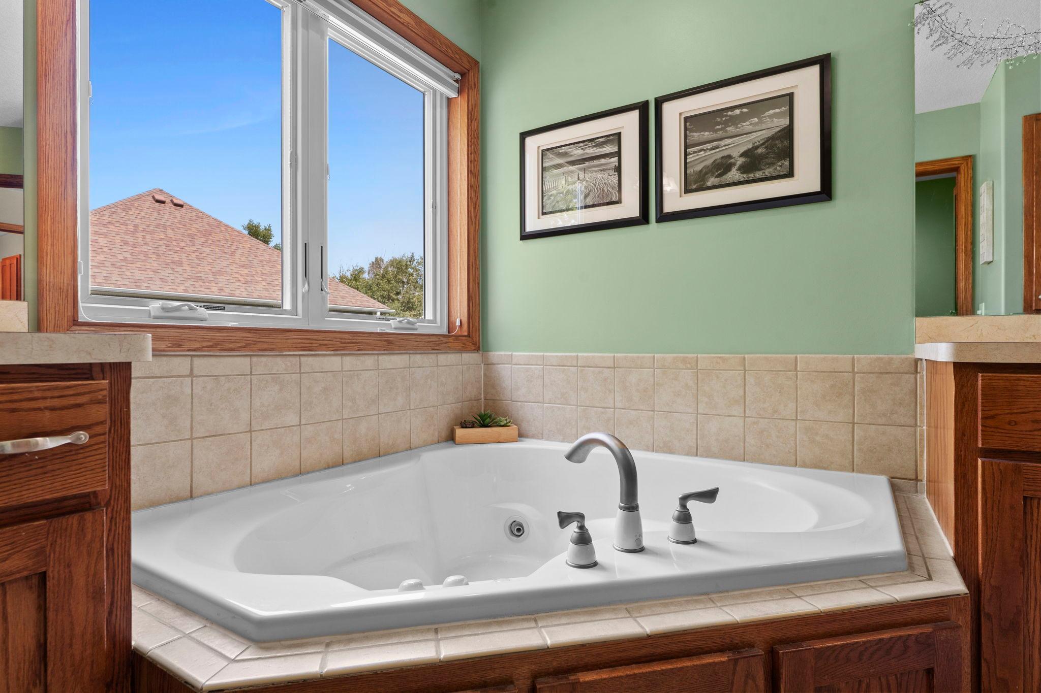 43-web-or-mls-2343 132nd Ln NE-243.jpg