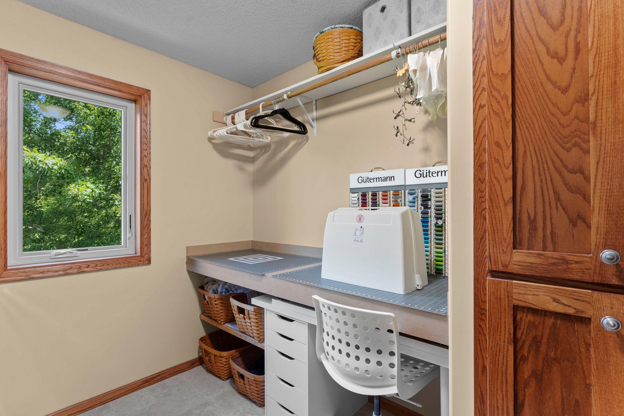 51-web-or-mls-2343 132nd Ln NE-273.jpg