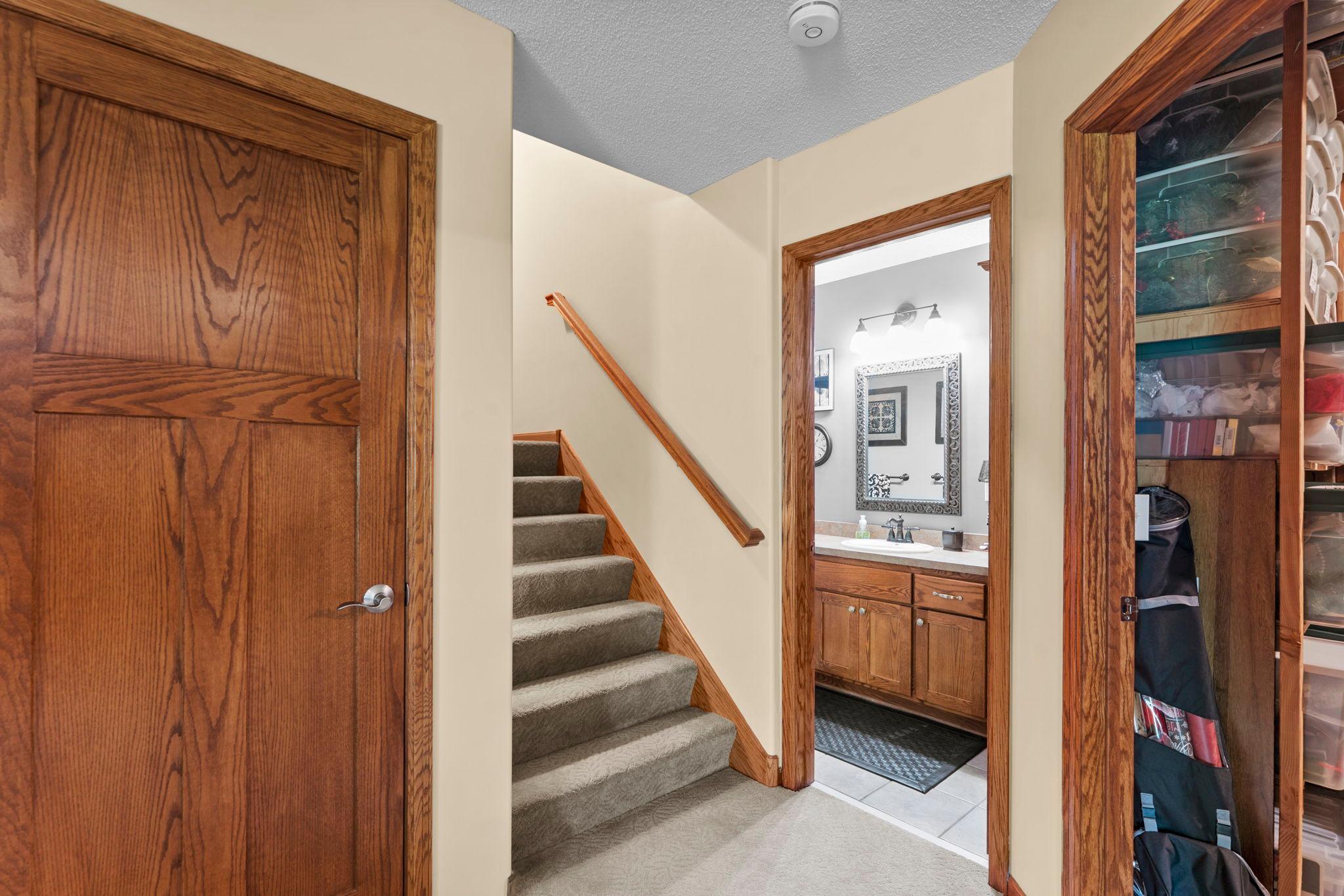57-web-or-mls-2343 132nd Ln NE-293.jpg