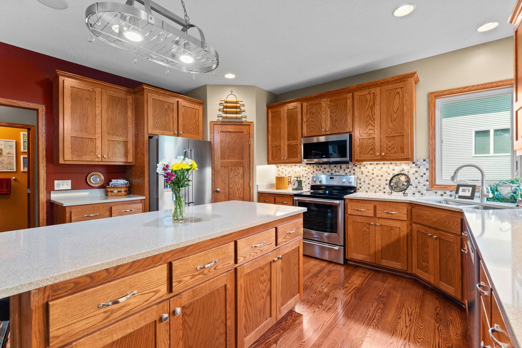 28-web-or-mls-2343 132nd Ln NE-123.jpg