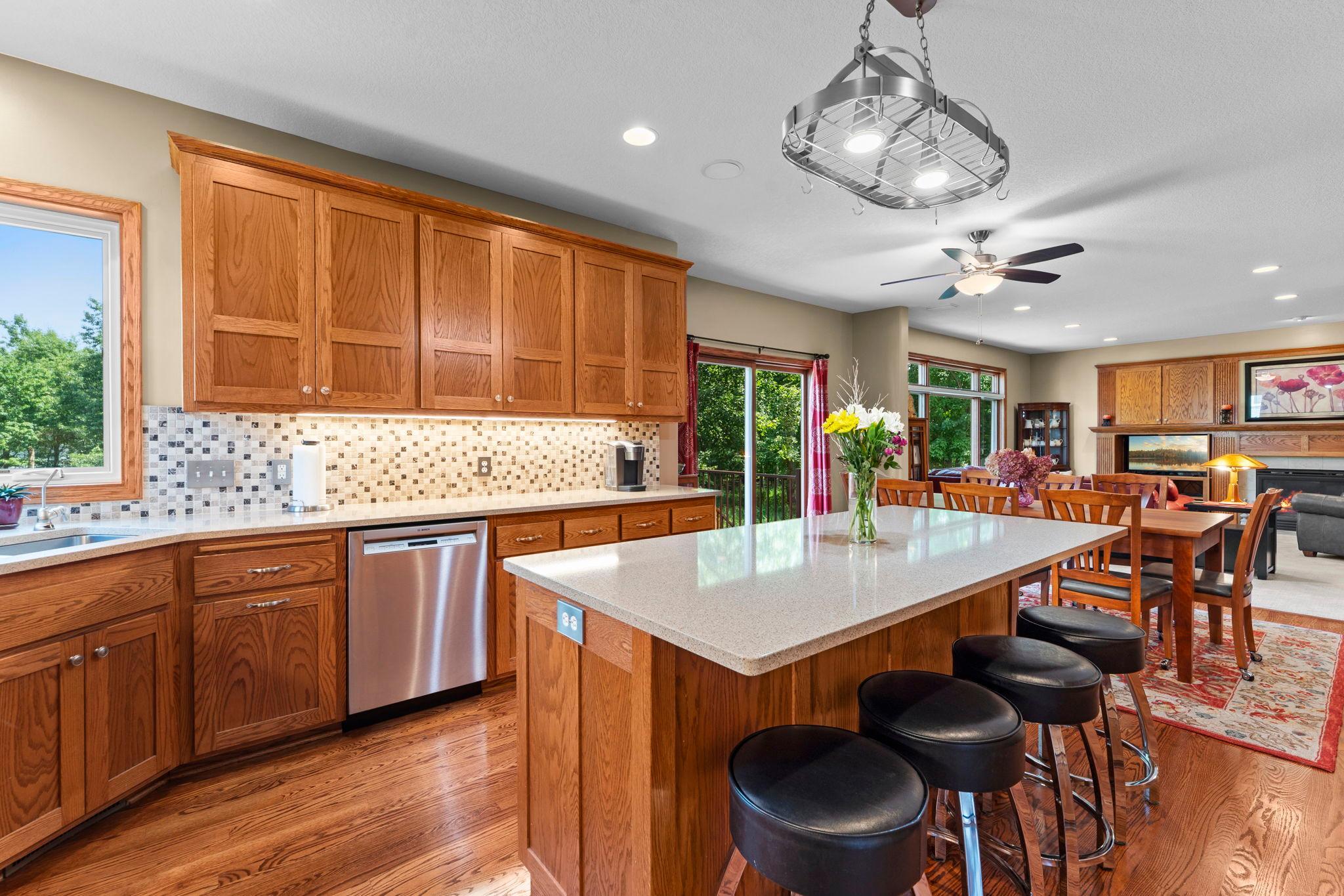 30-web-or-mls-2343 132nd Ln NE-133.jpg