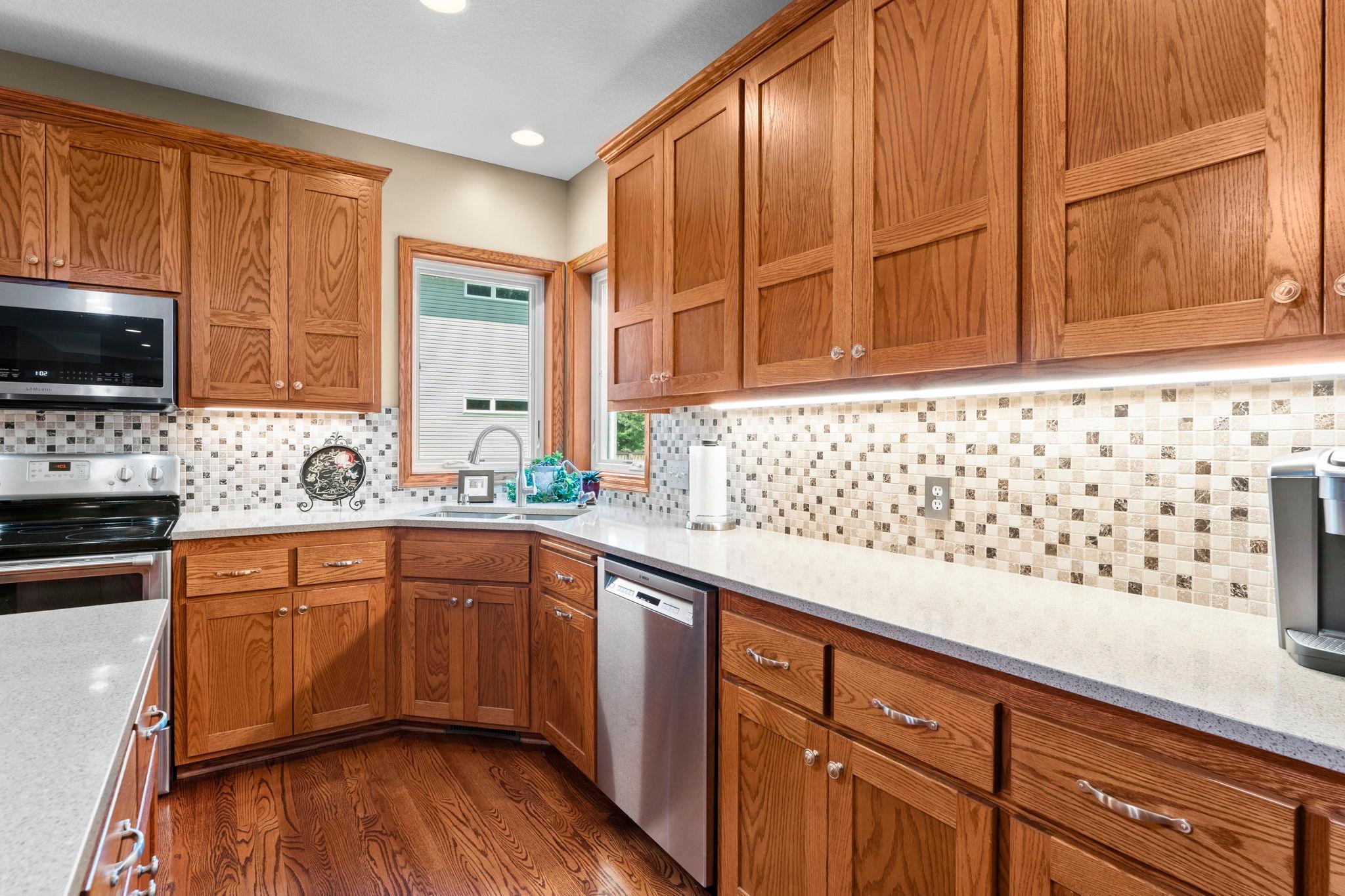 27-web-or-mls-2343 132nd Ln NE-118.jpg