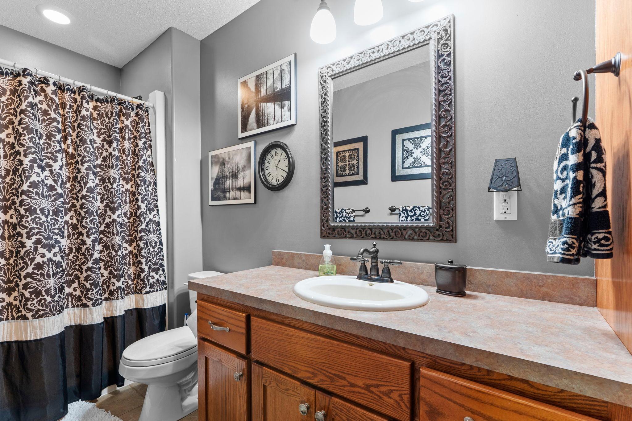 68-web-or-mls-2343 132nd Ln NE-298.jpg