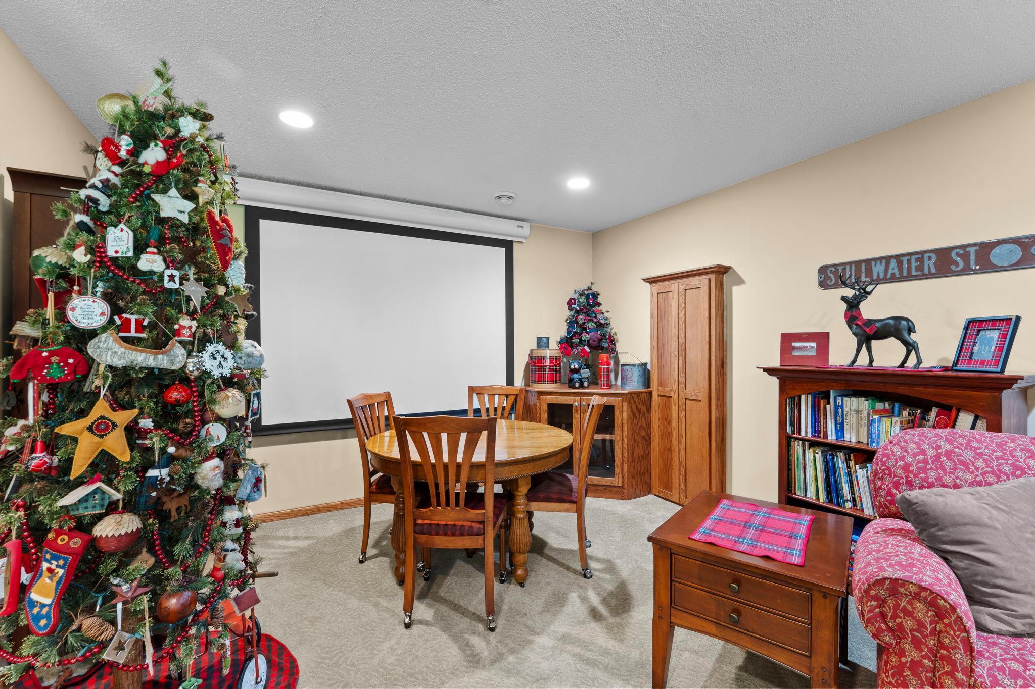 63-web-or-mls-2343 132nd Ln NE-333.jpg