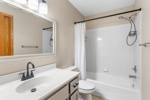 1585 Millpond Court, Chaska, MN 55318