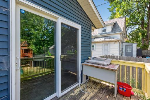 995 Rose Avenue E, Saint Paul, MN 55106