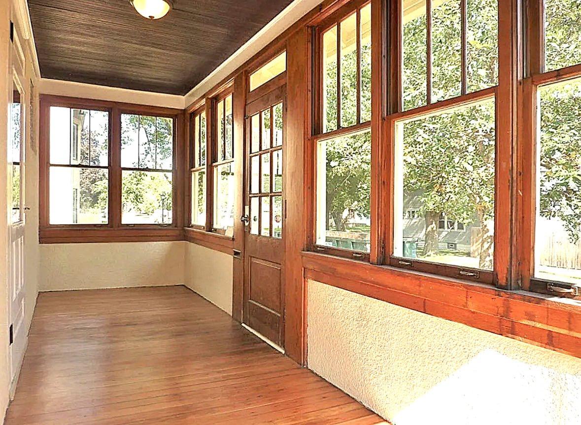 1073 Walsh Front Porch