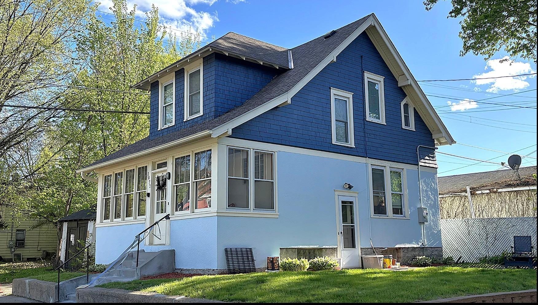 1073 Walsh and shared sideyard
