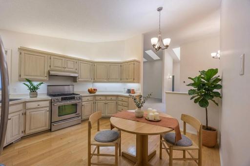 1106 Hollybrook Drive, Wayzata, MN 55391