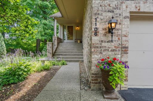 1106 Hollybrook Drive, Wayzata, MN 55391