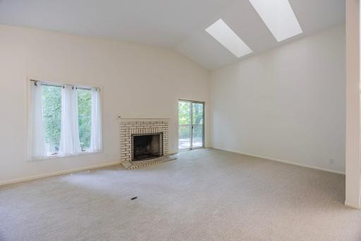 1106 Hollybrook Drive, Wayzata, MN 55391