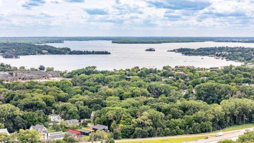 1106 Hollybrook Drive, Wayzata, MN 55391