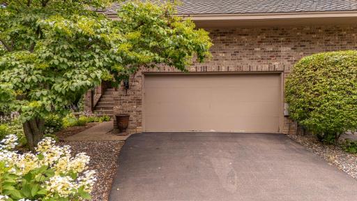 1106 Hollybrook Drive, Wayzata, MN 55391