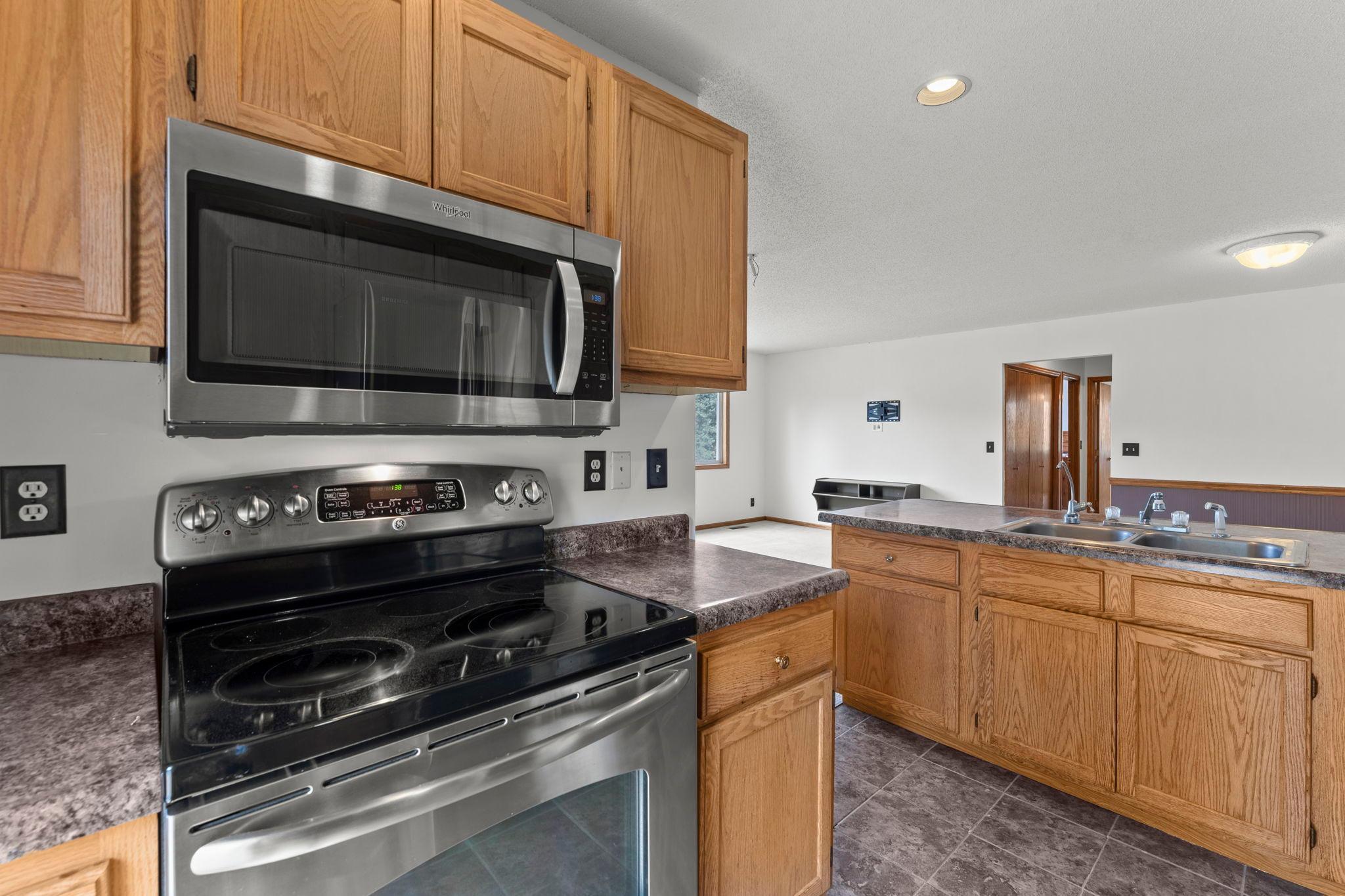 25-web-or-mls-3981 60th St Ct N Unit 206-167.jpg