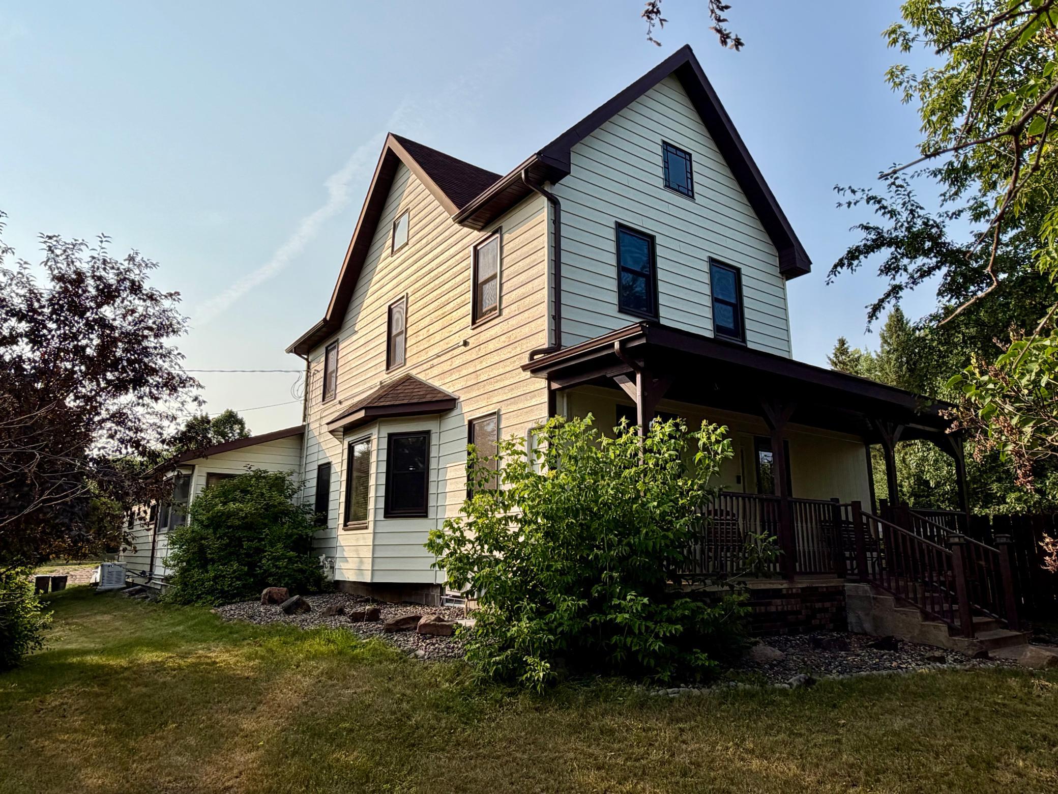 4 Bd 3 Ba updated home!
