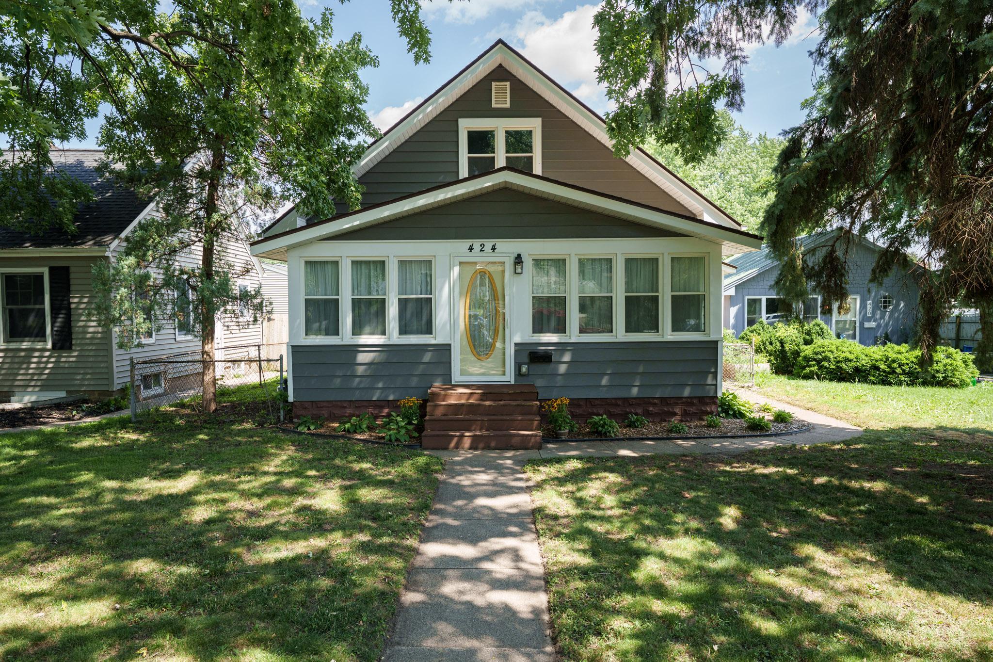 424 16th Ave N South St. Paul-1.jpg