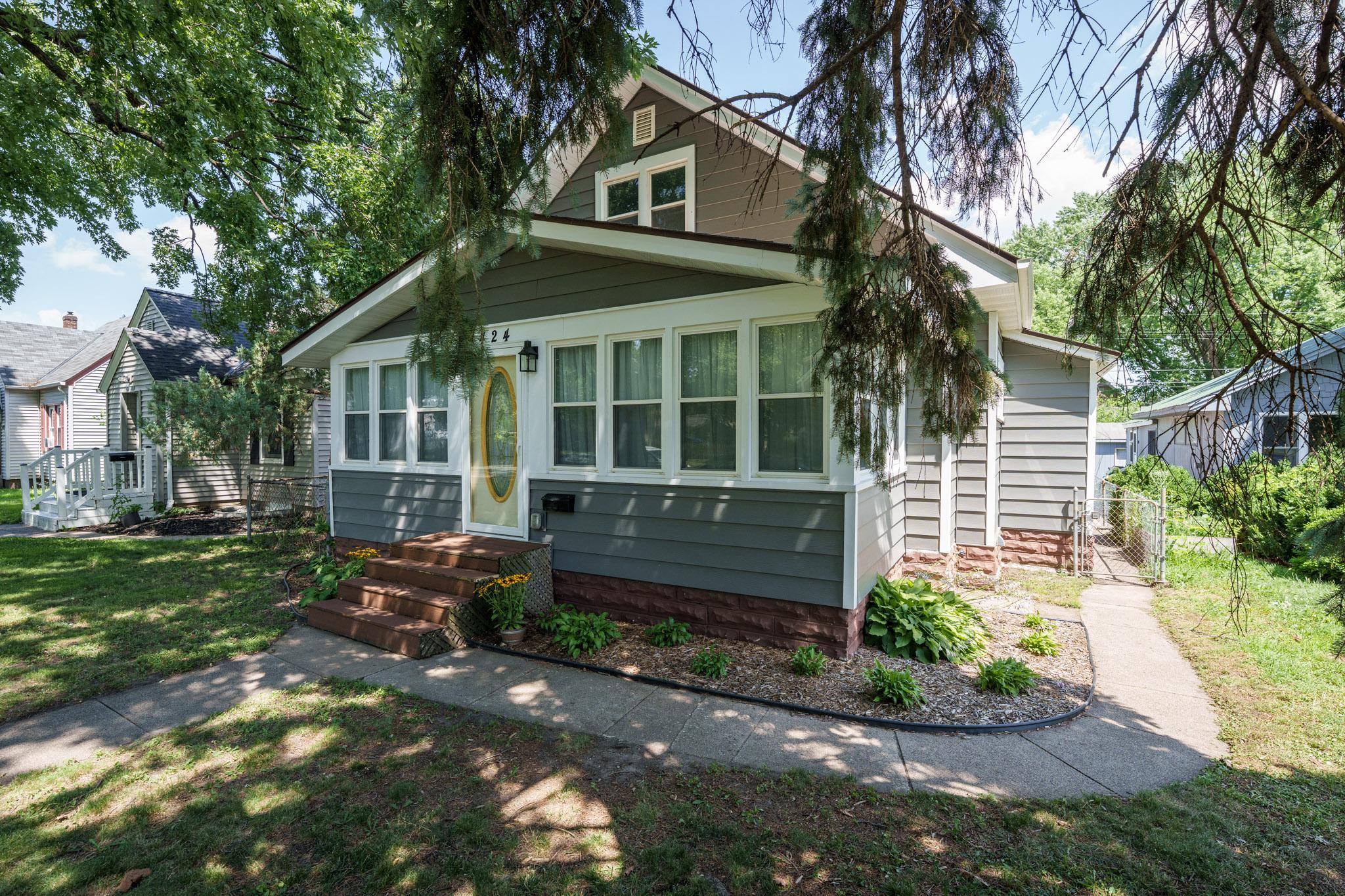 424 16th Ave N South St. Paul-3.jpg