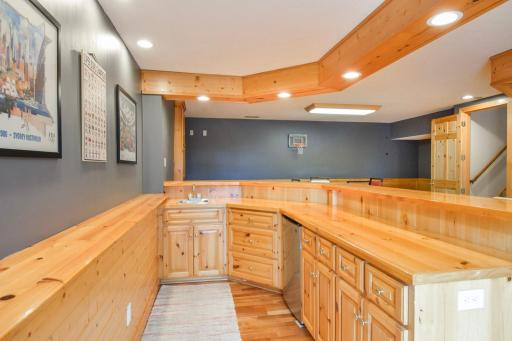 Storage Galore-Bring Food & Beverages Galore Home With You!!!