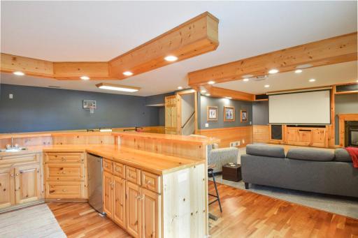 A Wet Bar to Be Envied-Belly Up Folks!!!Who Is Pouring the Root Beer-Yum!!!