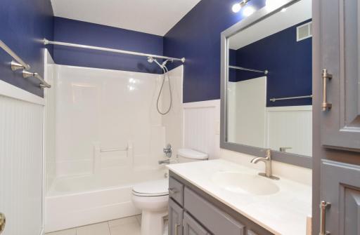 Upper Level Full Bath Updated & Adorable!!!