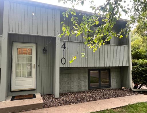 408-410 Cardigan Road, Shoreview, MN 55126