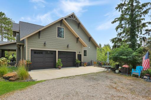 Exterior/Garages