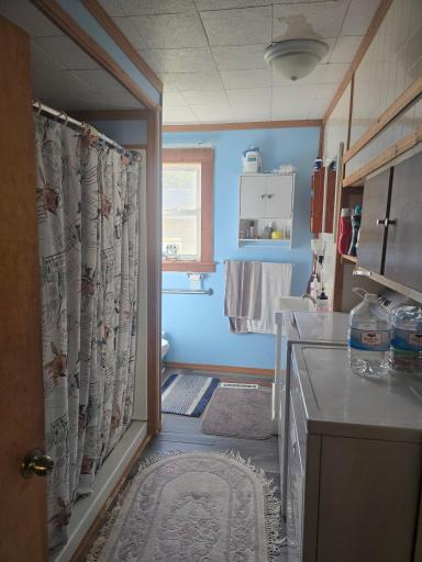 main floor bath with laundry