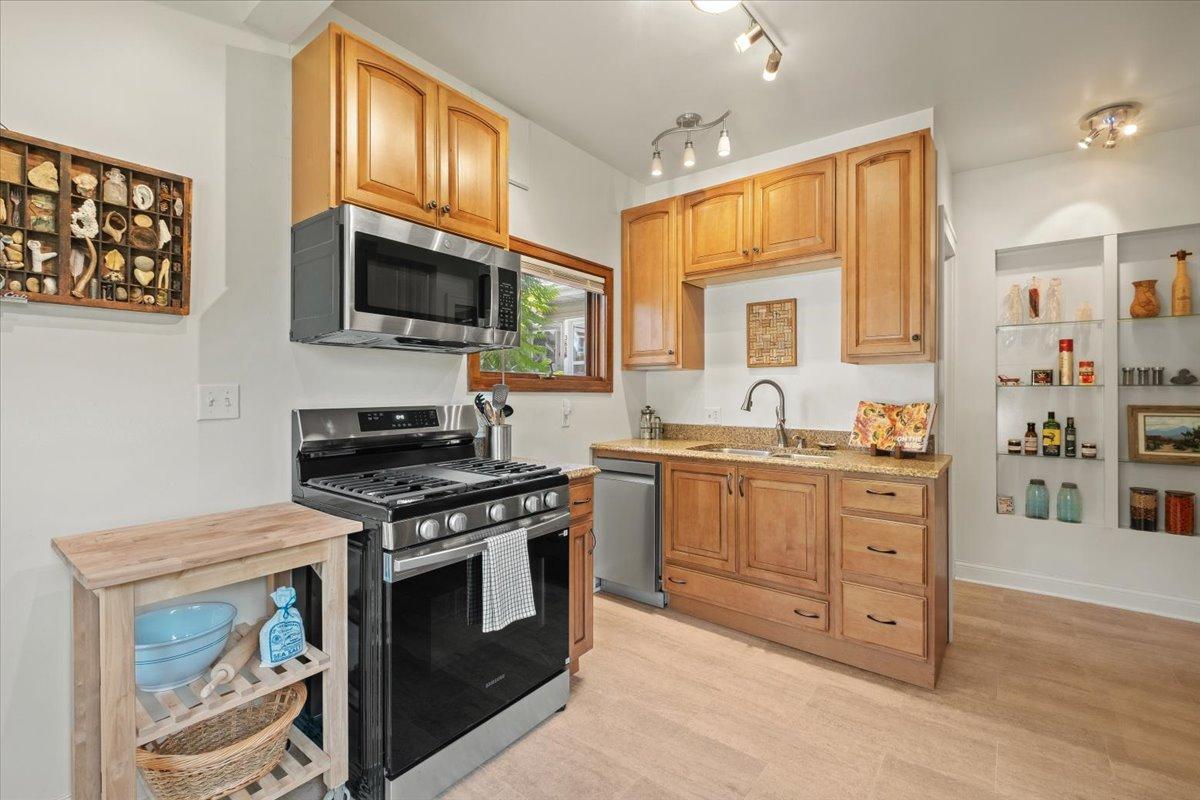 33-3620 15th Ave S-0033.jpg