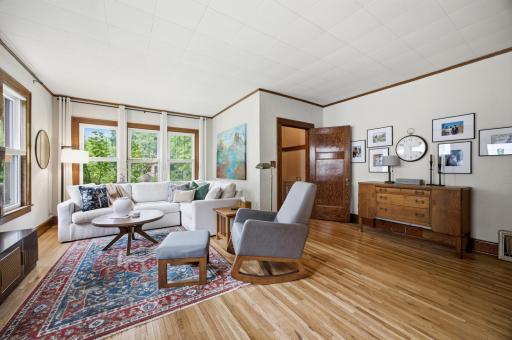 Spacious living room