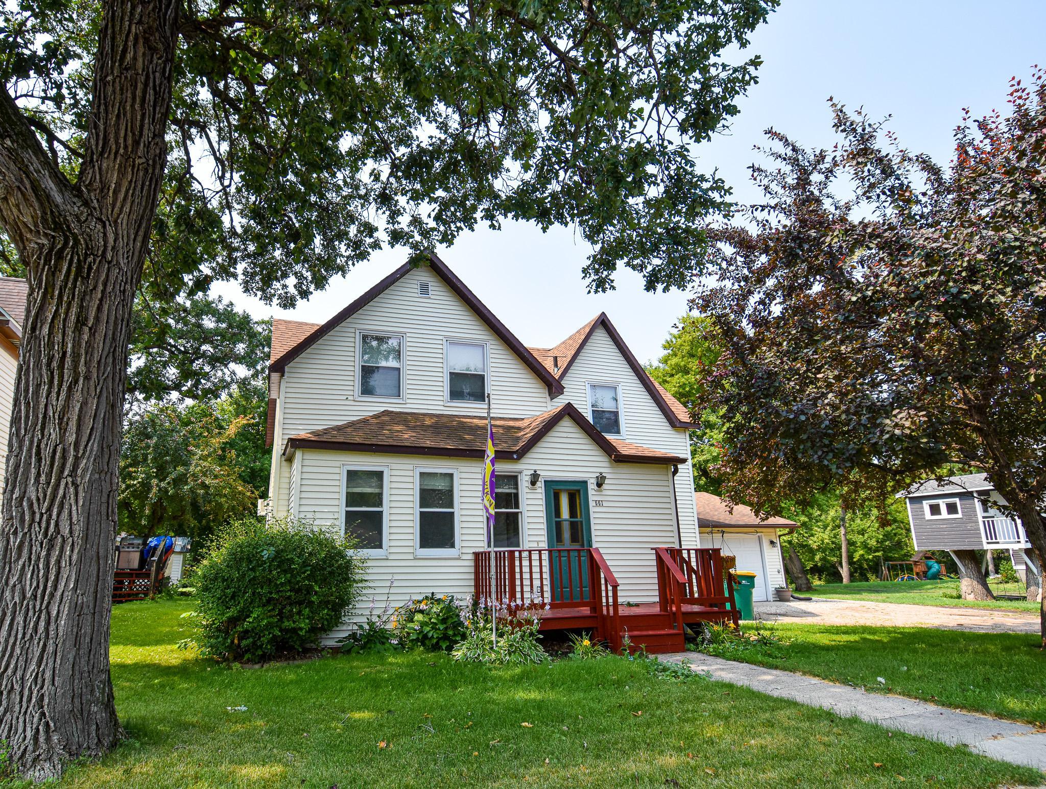 661 N Central Street, Warren, MN 56762