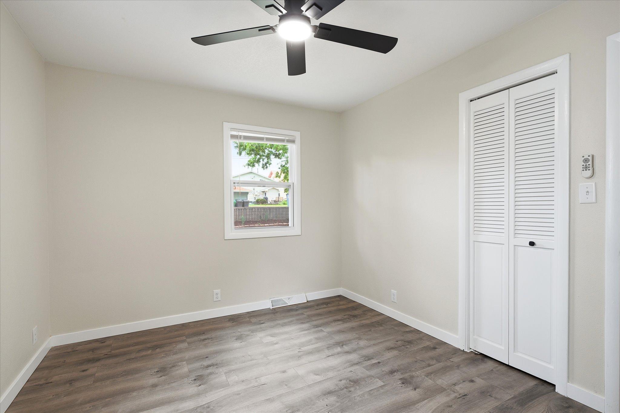 20-5609 27th Ave S [3257057]- 020.jpg
