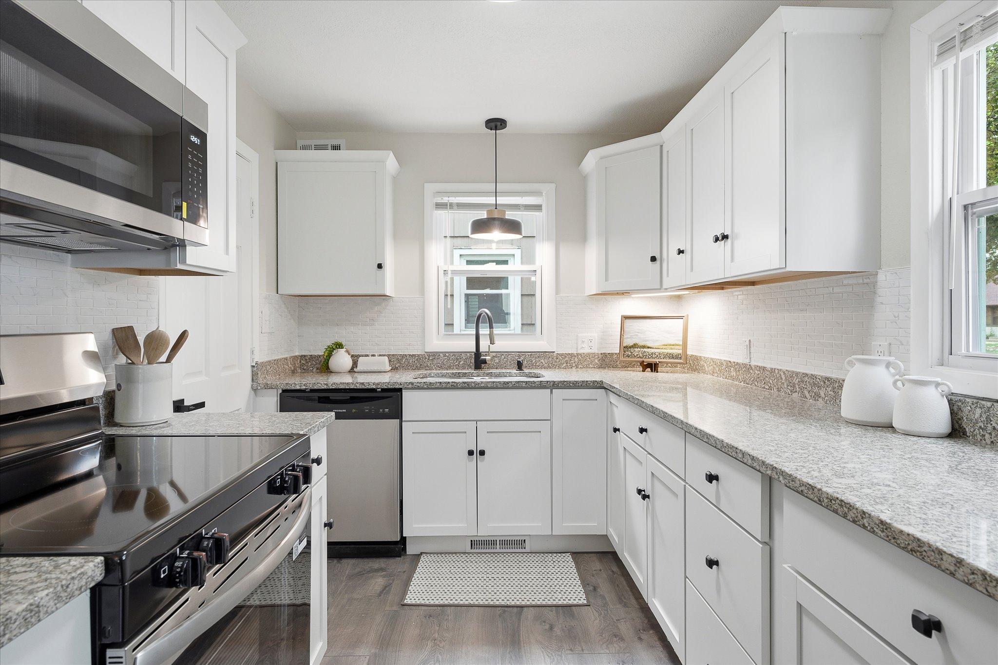 14-5609 27th Ave S [3257057]- 014.jpg