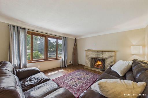 2085 Rosewood Lane S, Roseville, MN 55113