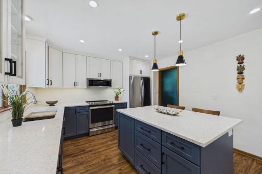 2085 Rosewood Lane S, Roseville, MN 55113