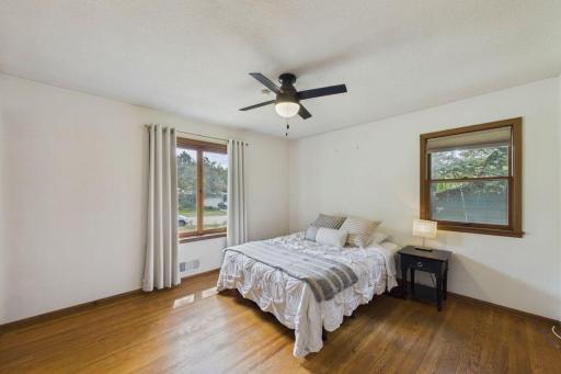 2085 Rosewood Lane S, Roseville, MN 55113